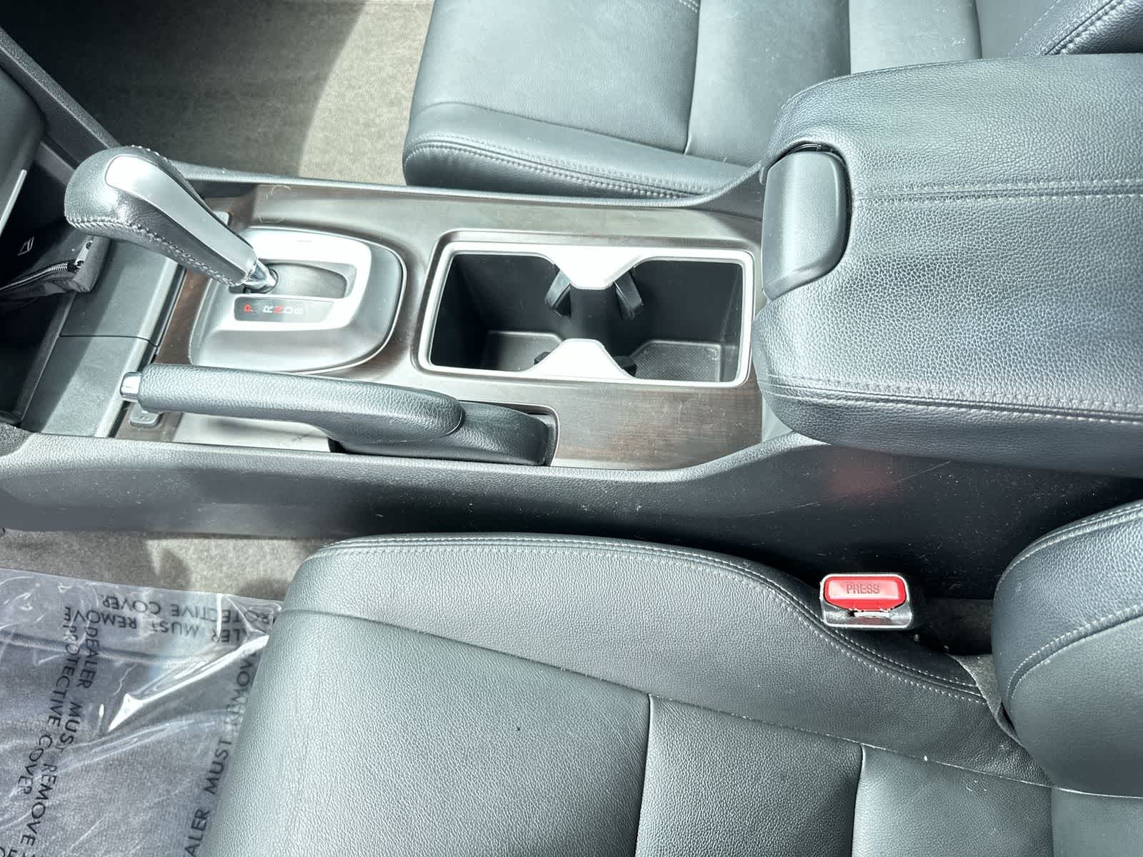 Thumbnail: 2015 Honda Crosstour - 19