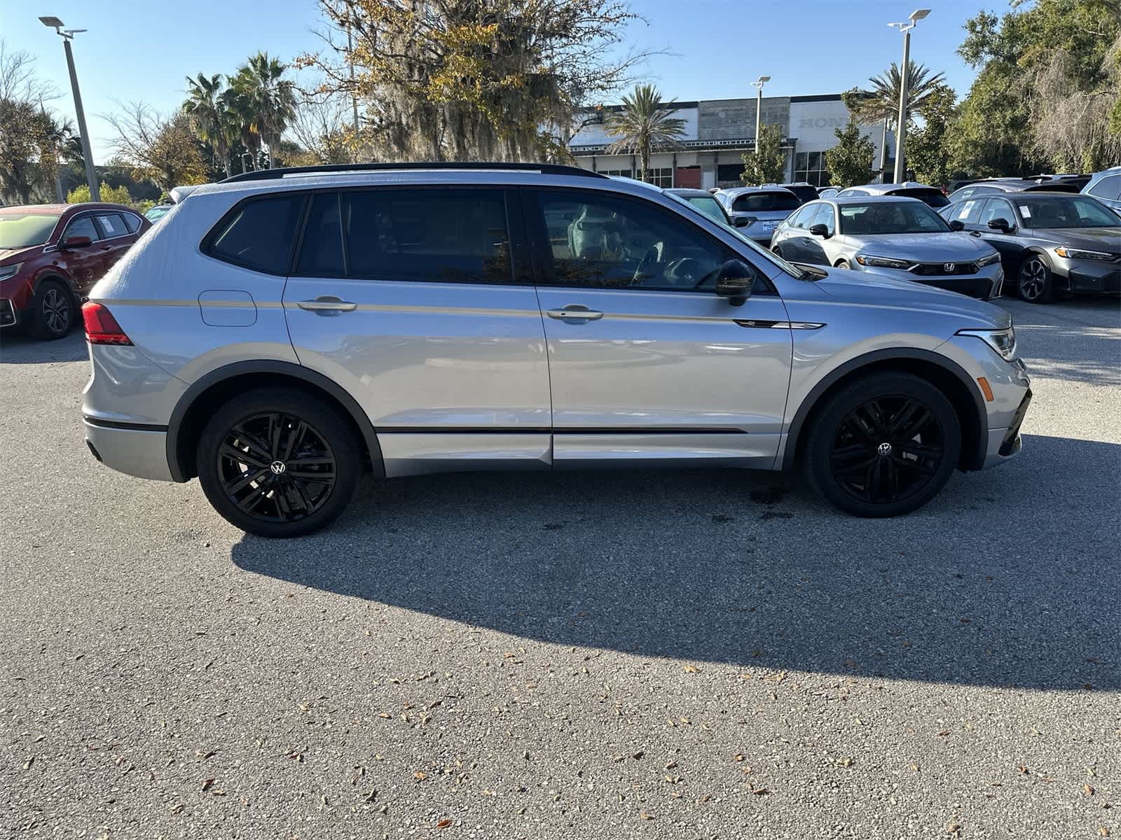 Thumbnail: 2022 Volkswagen Tiguan - 7