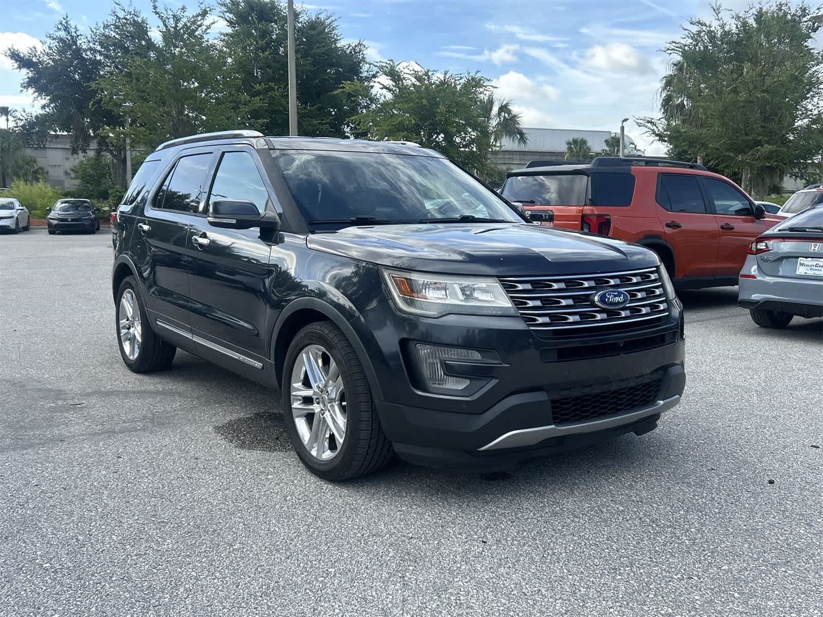 Thumbnail: 2017 Ford Explorer - 8
