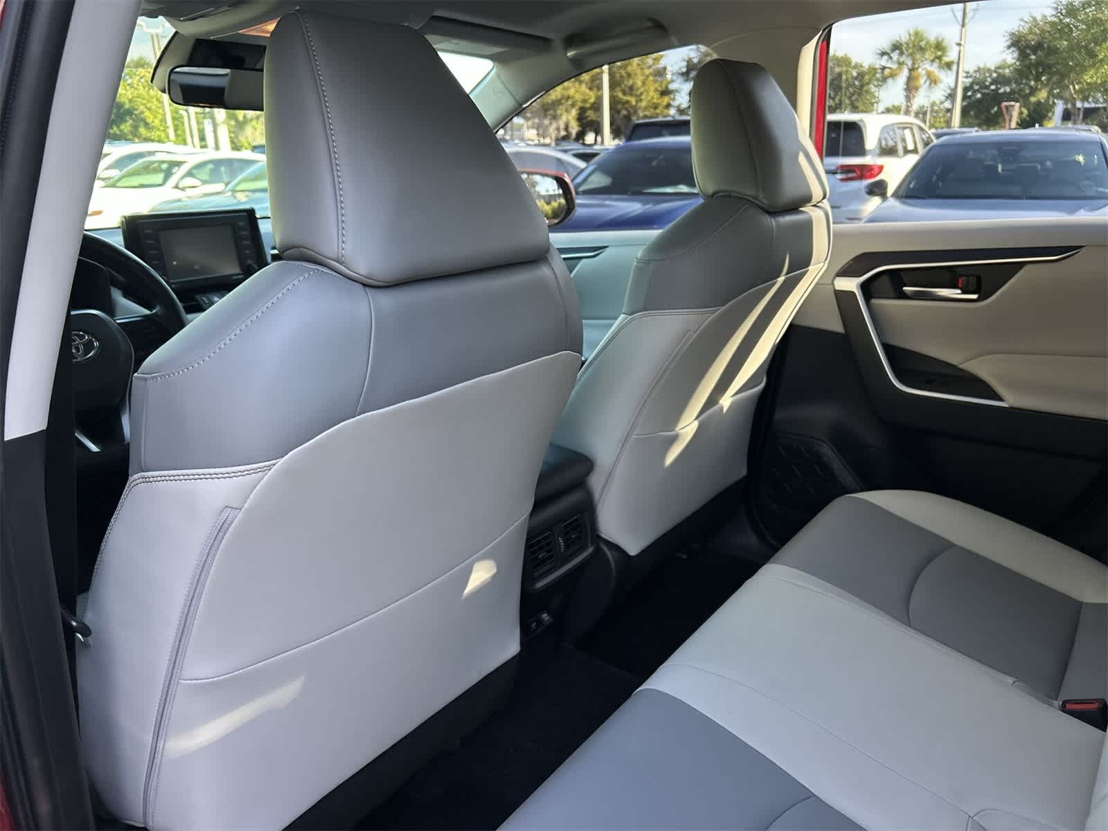 Thumbnail: 2020 Toyota RAV4 - 14