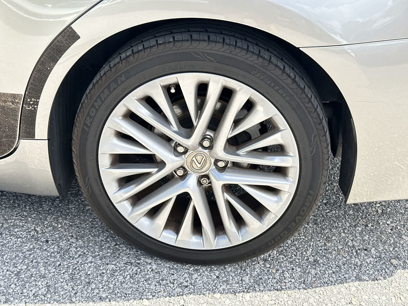 Thumbnail: 2016 Lexus ES - 12