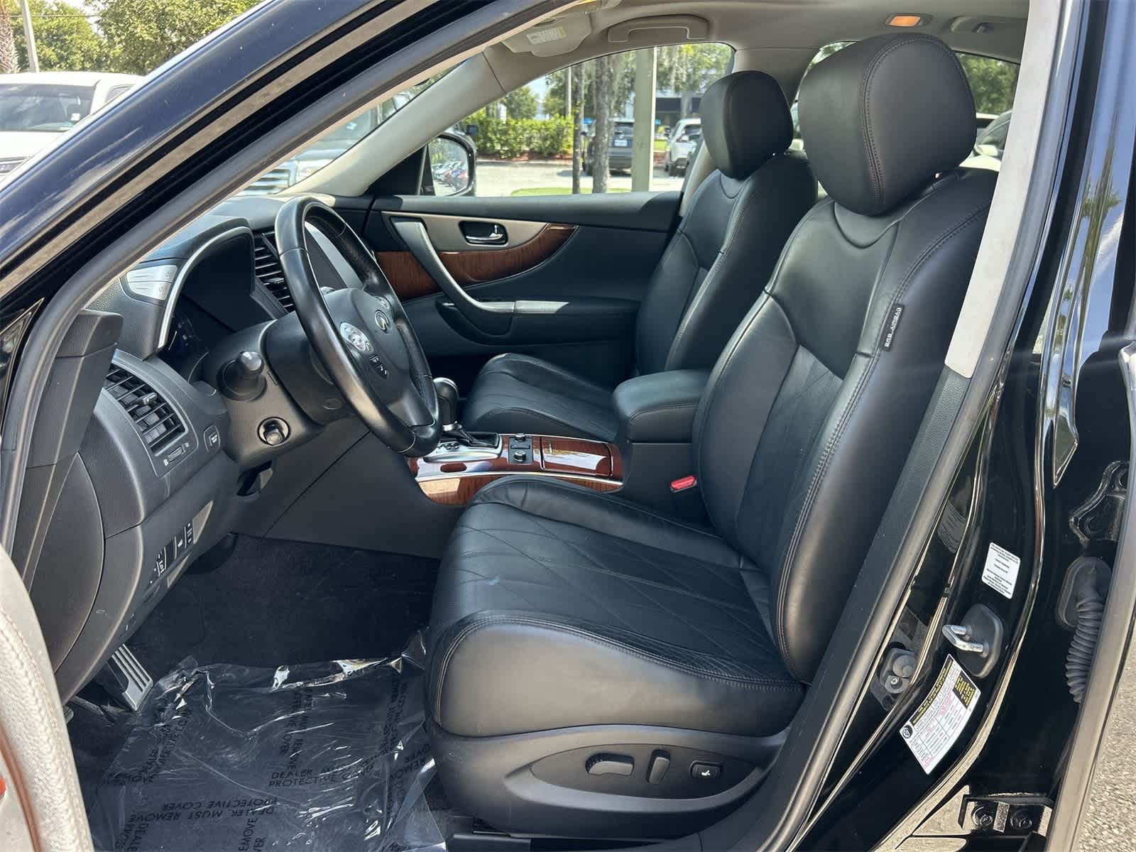 Thumbnail: 2016 INFINITI QX70 - 13