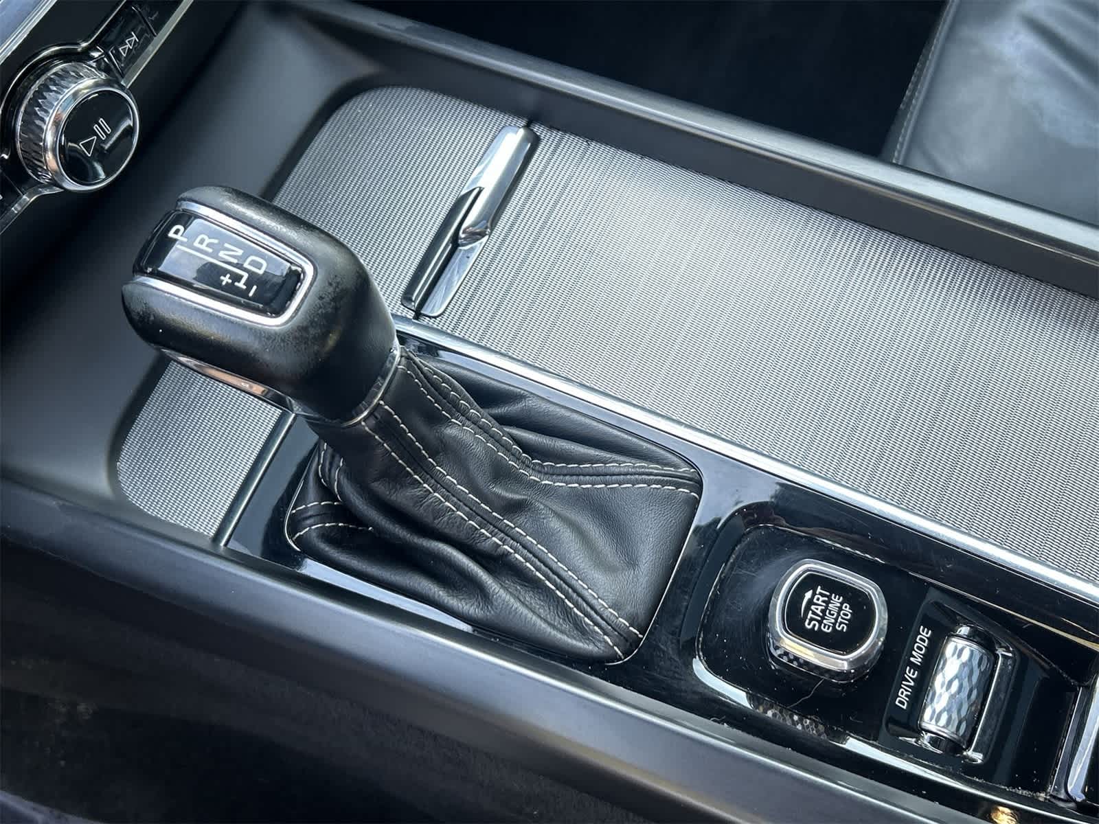 Thumbnail: 2020 Volvo V60 - 22