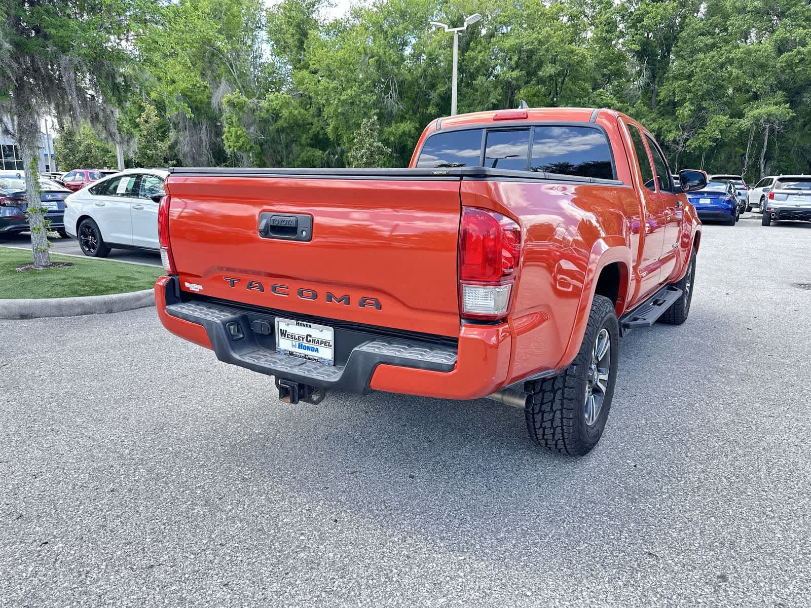 Thumbnail: 2016 Toyota Tacoma - 6