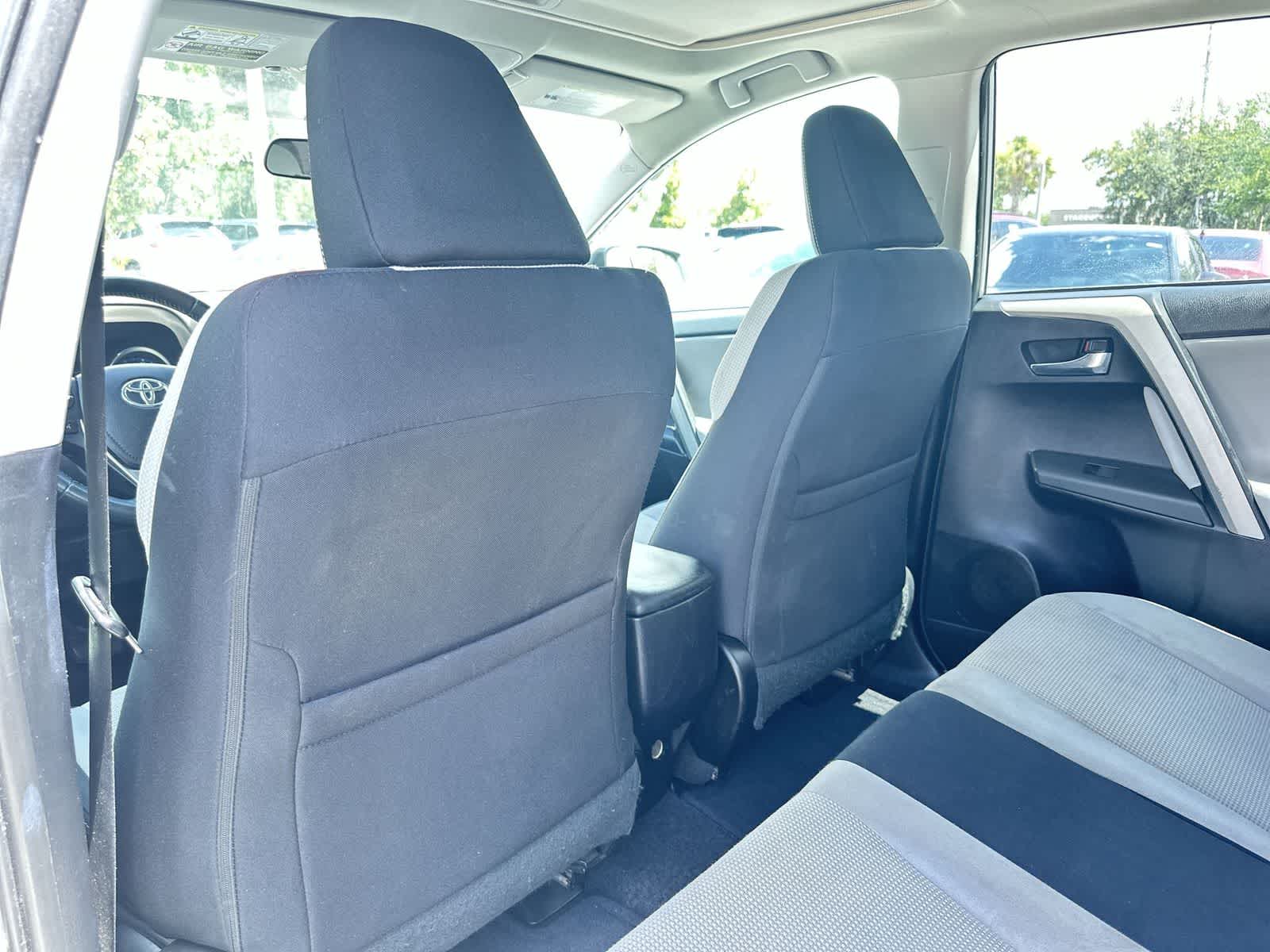 Thumbnail: 2016 Toyota RAV4 - 14