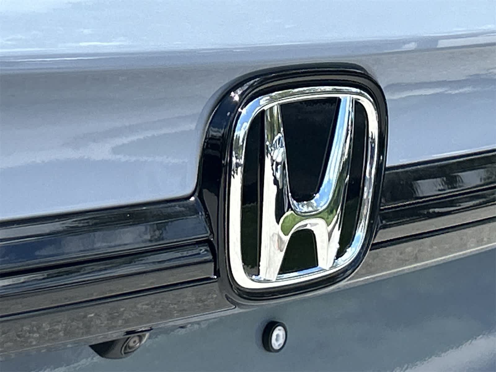 Thumbnail: 2026 Honda Odyssey - 10