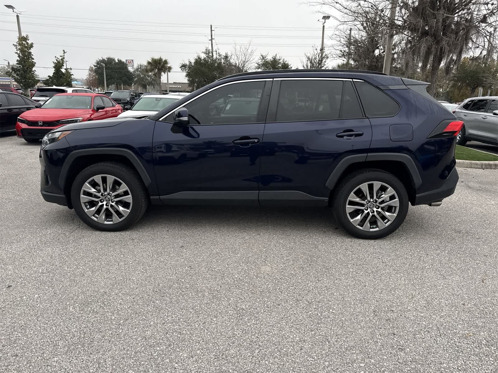 Thumbnail: 2022 Toyota RAV4 - 3