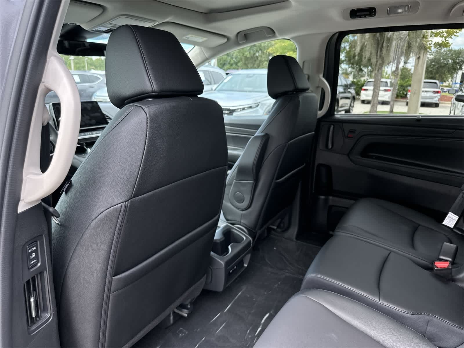 Thumbnail: 2026 Honda Odyssey - 14