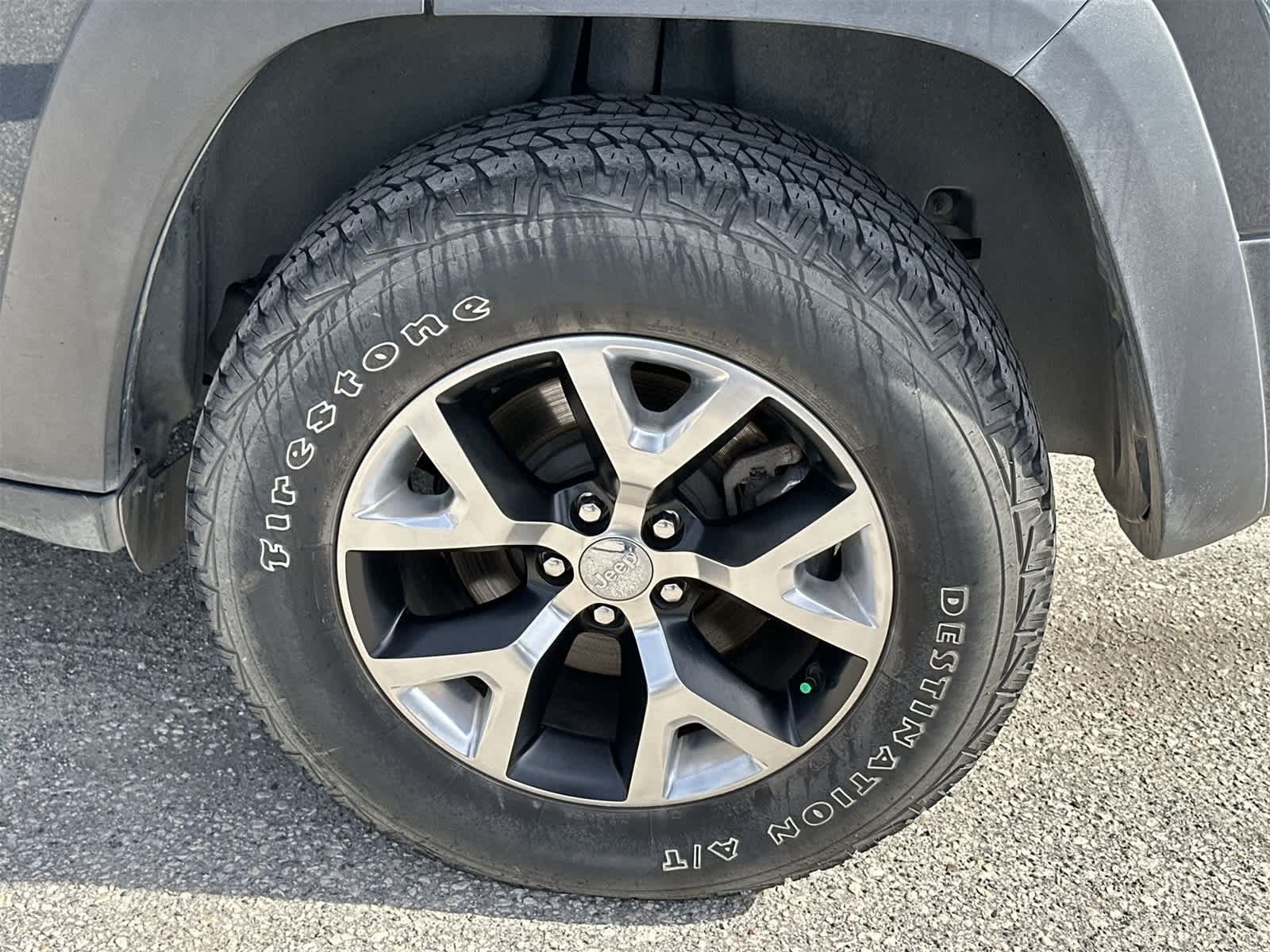 Thumbnail: 2016 Jeep Cherokee - 12