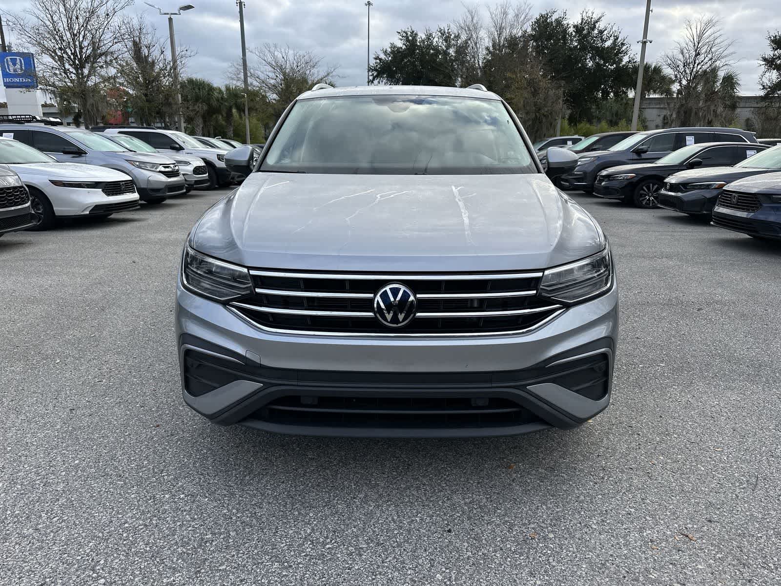 Thumbnail: 2022 Volkswagen Tiguan - 9