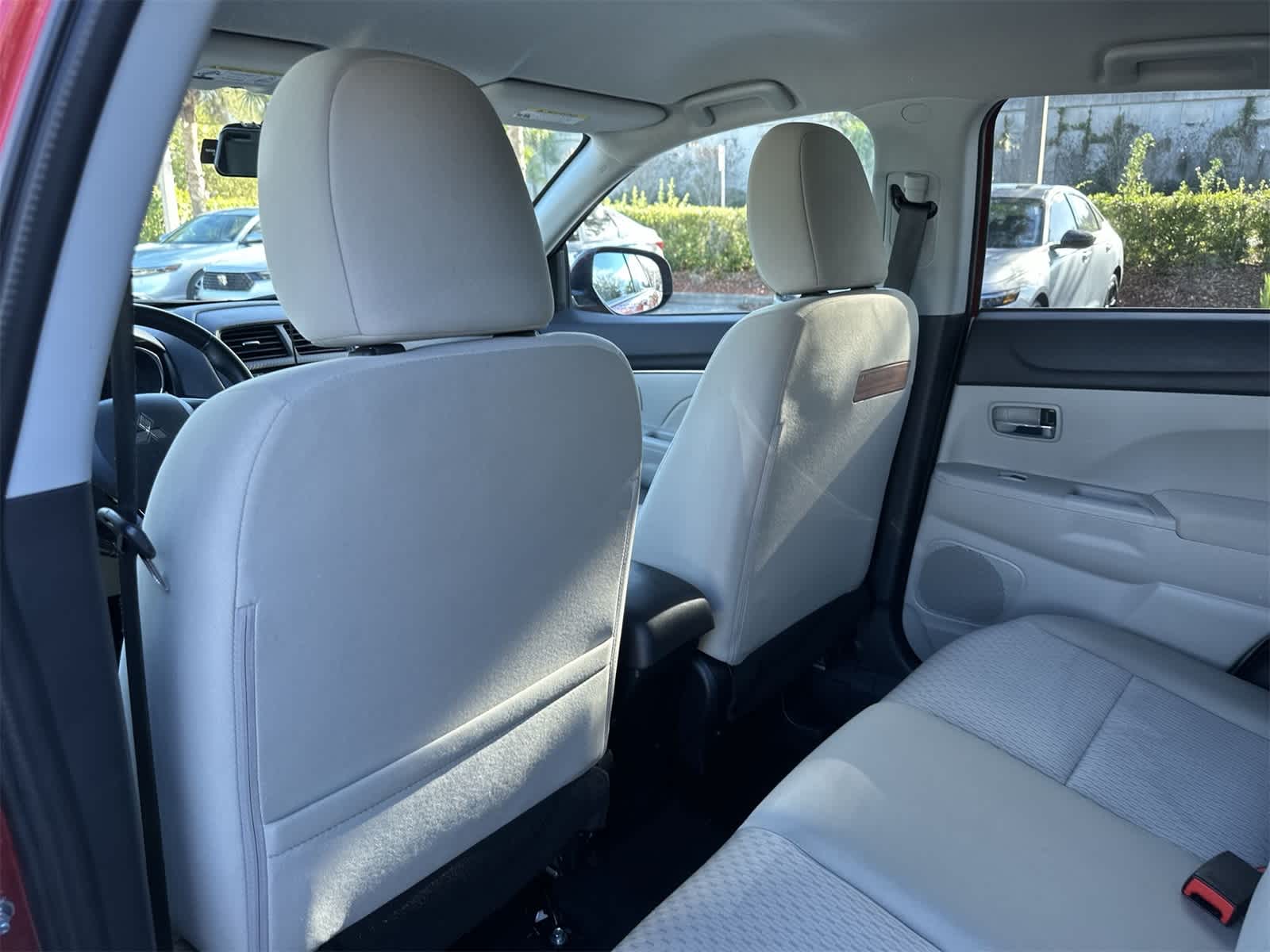 Thumbnail: 2017 Mitsubishi Outlander Sport - 14