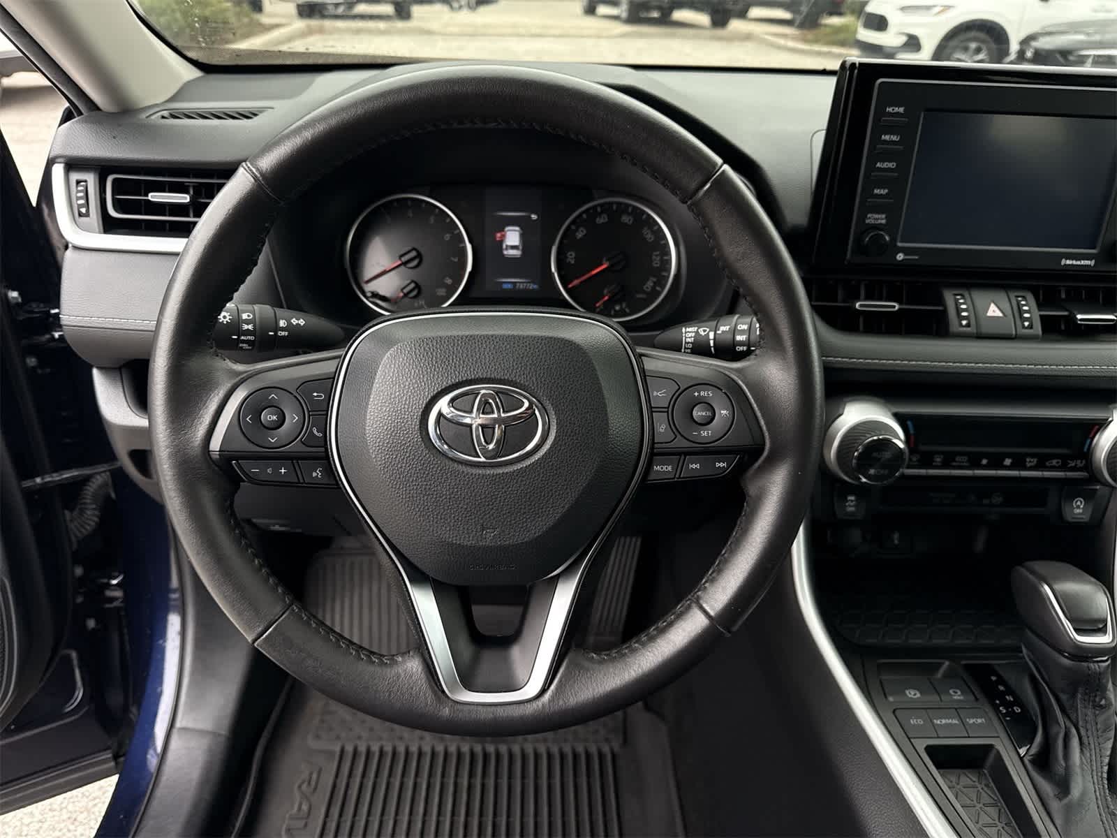 Thumbnail: 2022 Toyota RAV4 - 18