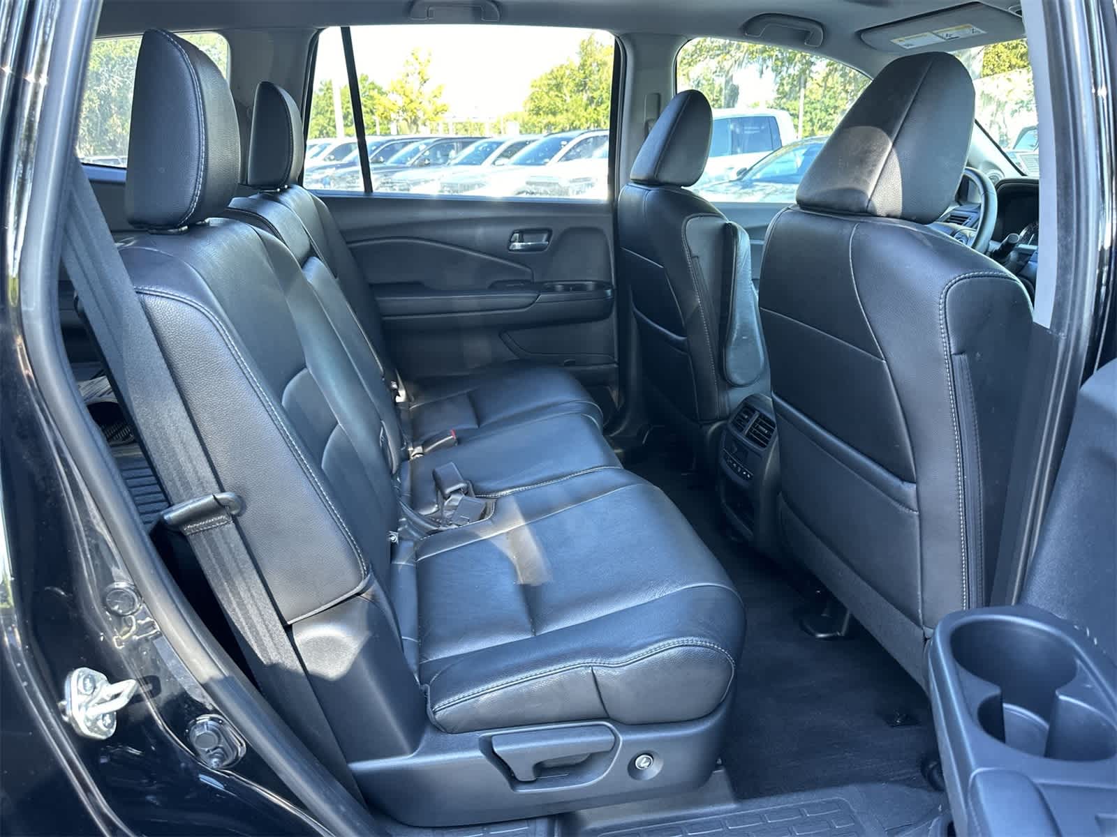 Thumbnail: 2017 Honda Pilot - 16