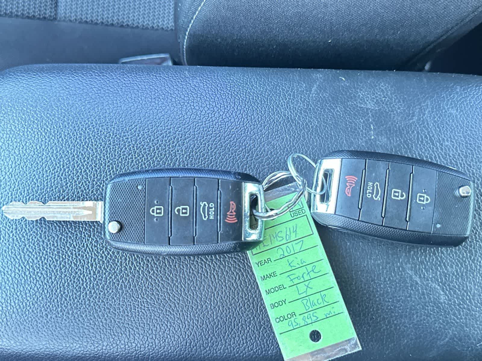 Thumbnail: 2017 Kia Forte - 21