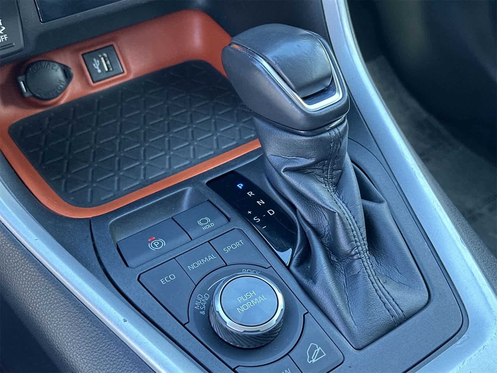 Thumbnail: 2023 Toyota RAV4 - 21