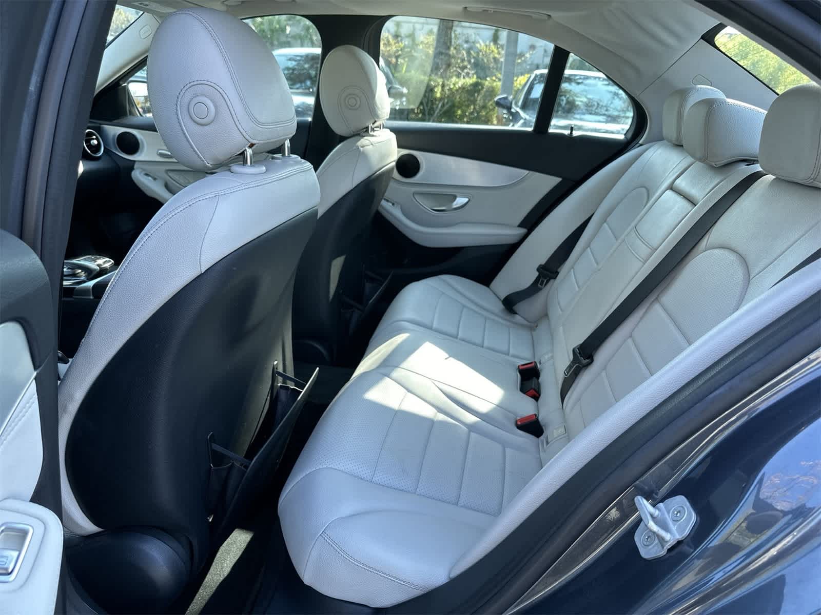 Thumbnail: 2015 Mercedes-Benz C-Class - 15