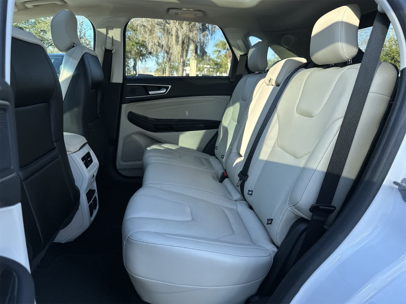 Thumbnail: 2019 Ford Edge - 15