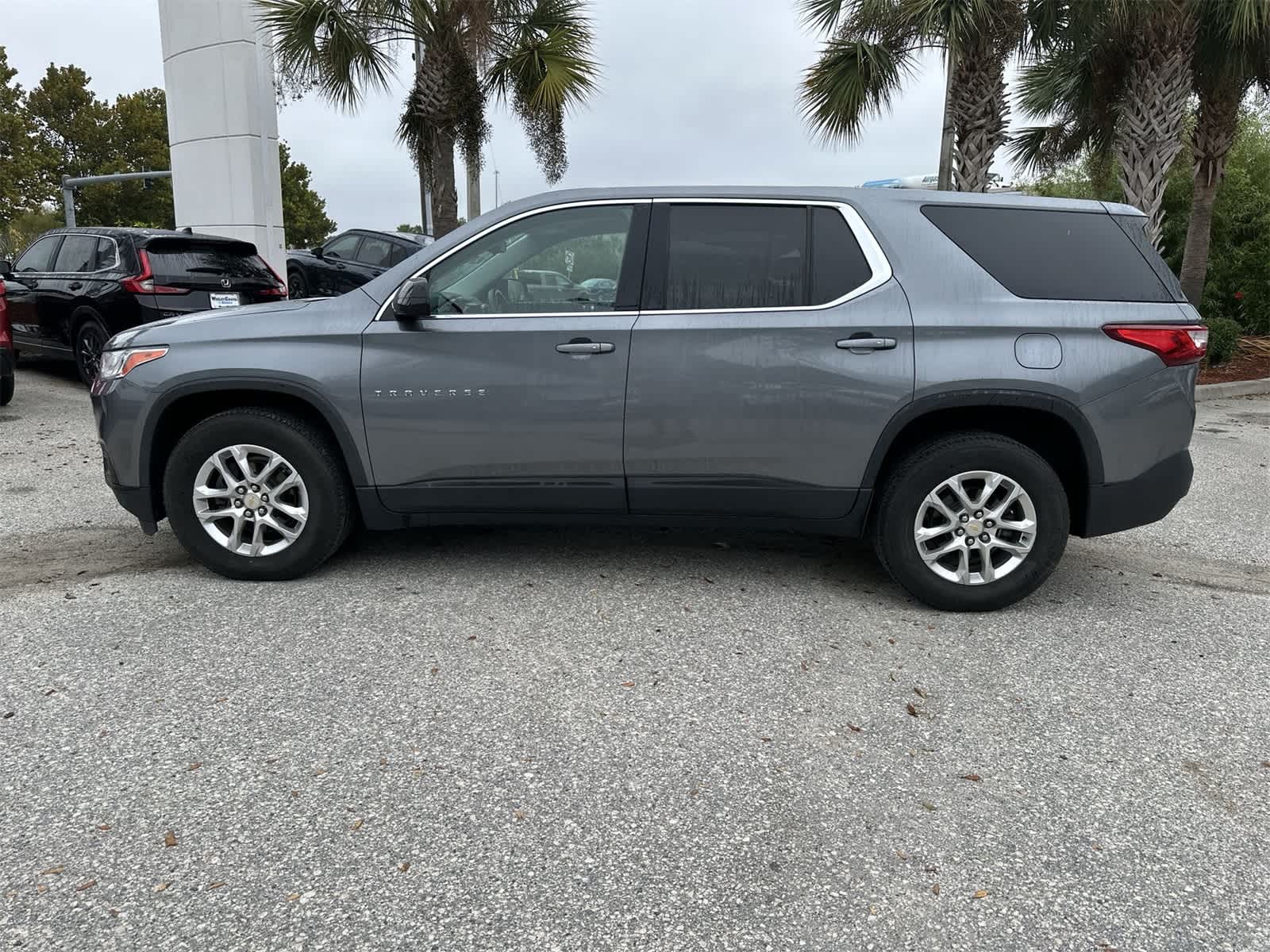 Thumbnail: 2020 Chevrolet Traverse - 3