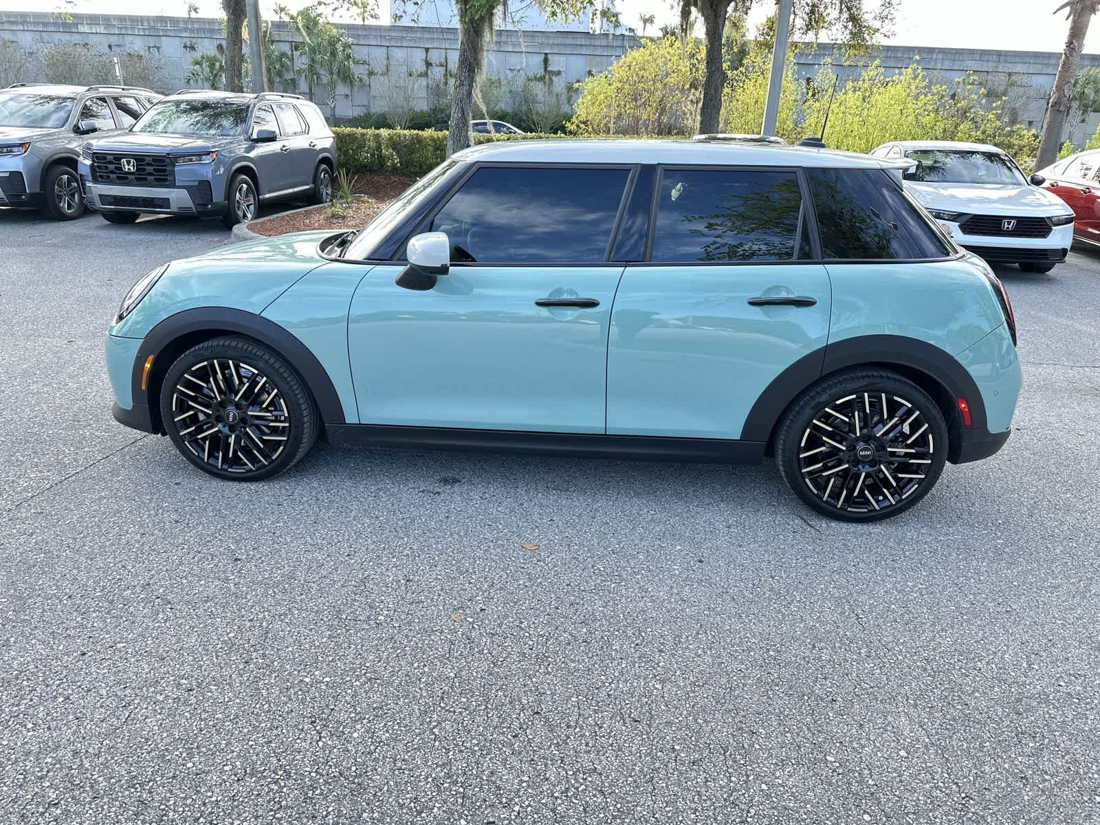 Thumbnail: 2025 MINI Cooper Hardtop - 3