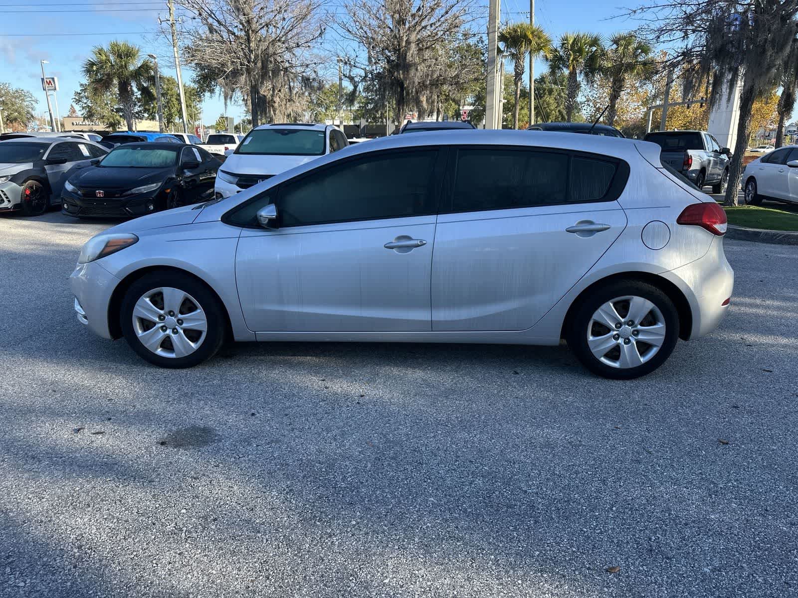 Thumbnail: 2016 Kia Forte - 3