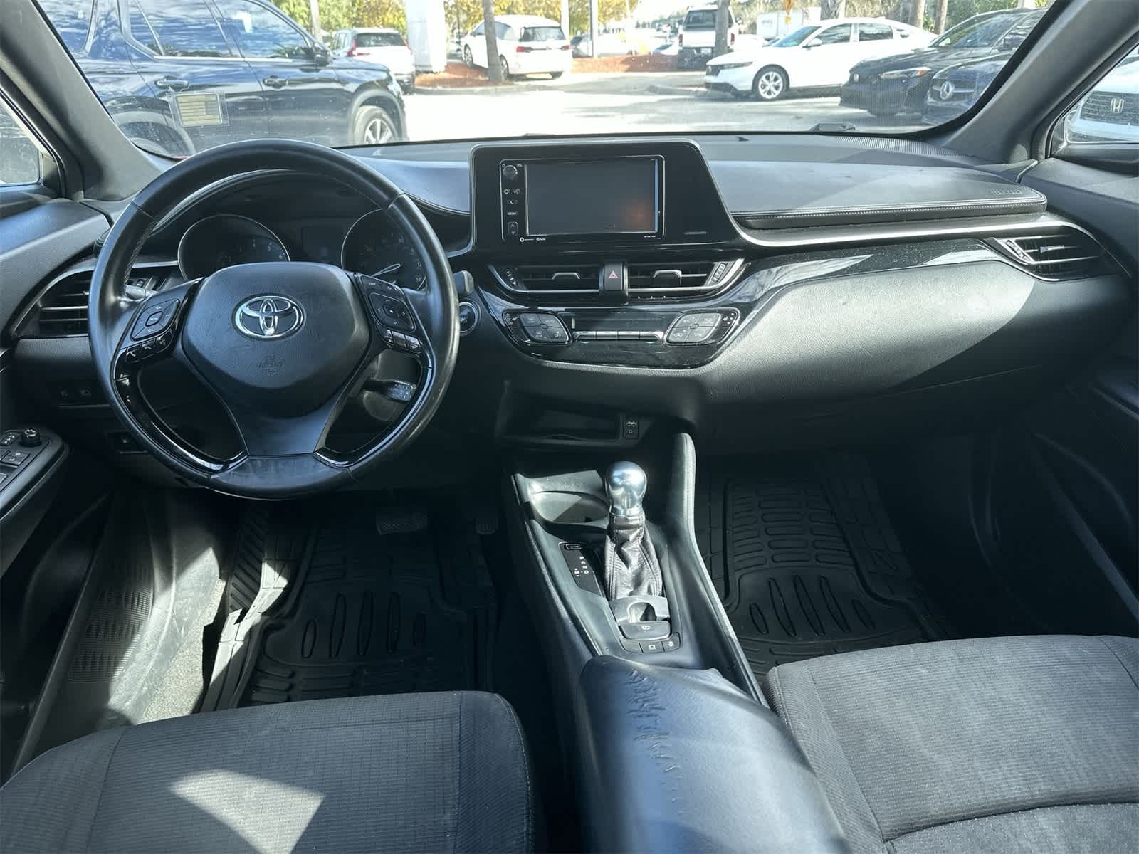 Thumbnail: 2018 Toyota C-HR - 14