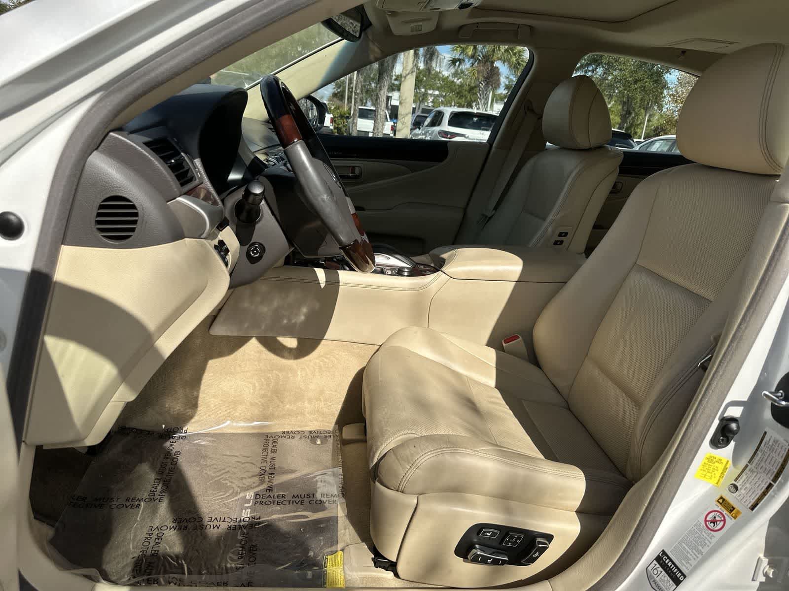 Thumbnail: 2016 Lexus LS - 13