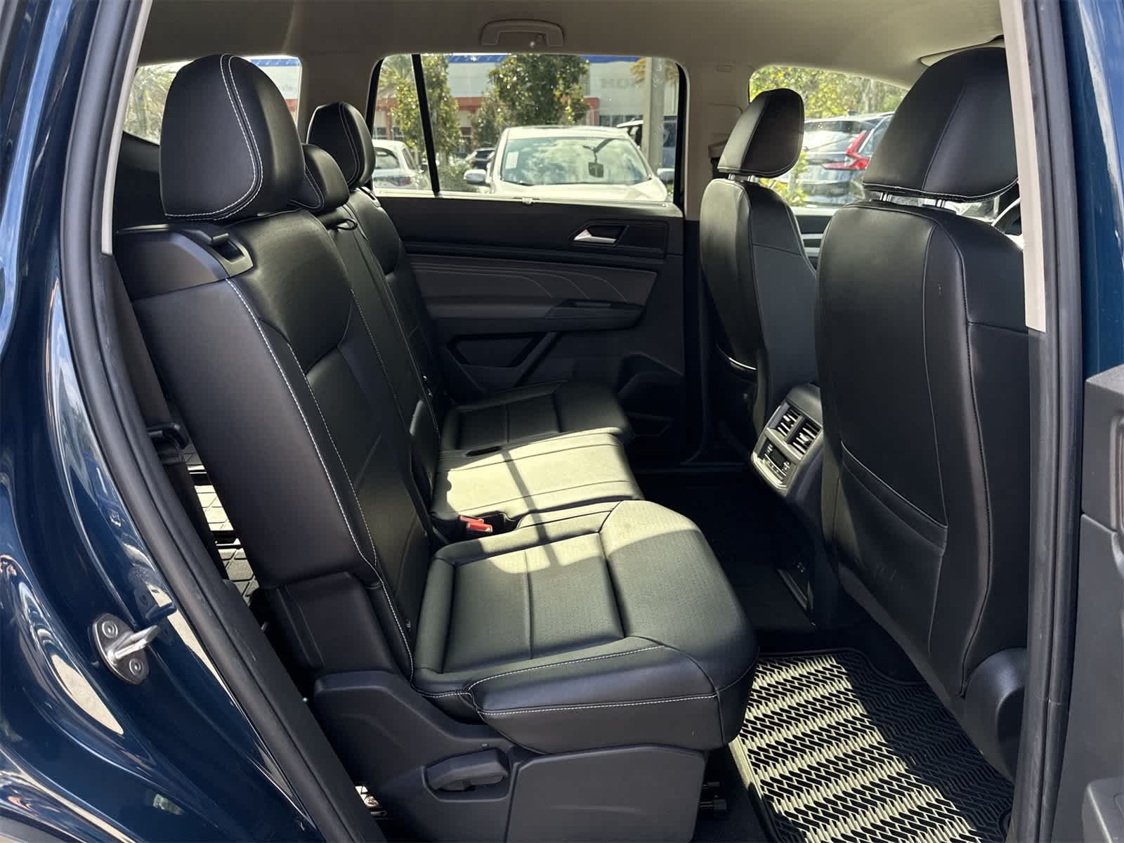 Thumbnail: 2021 Volkswagen Atlas - 16