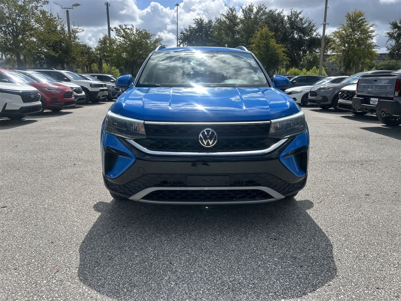 Thumbnail: 2022 Volkswagen Taos - 9