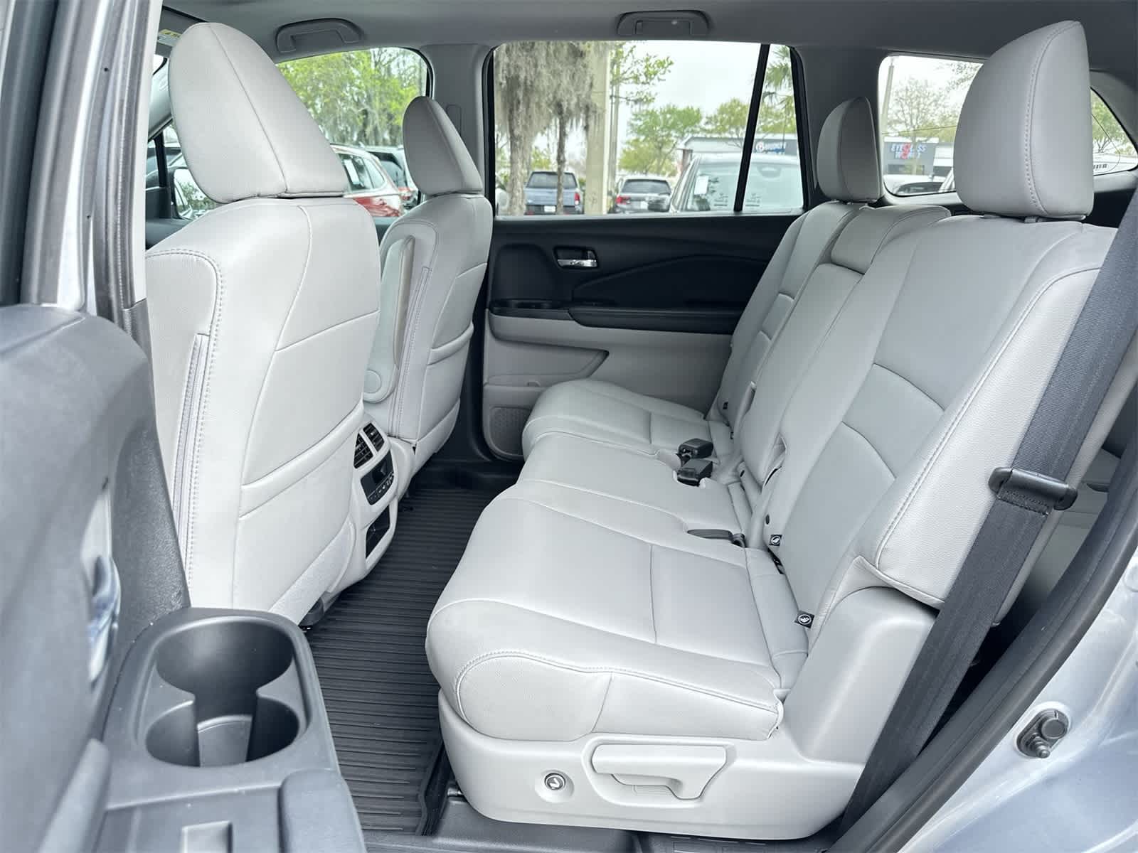 Thumbnail: 2018 Honda Pilot - 15