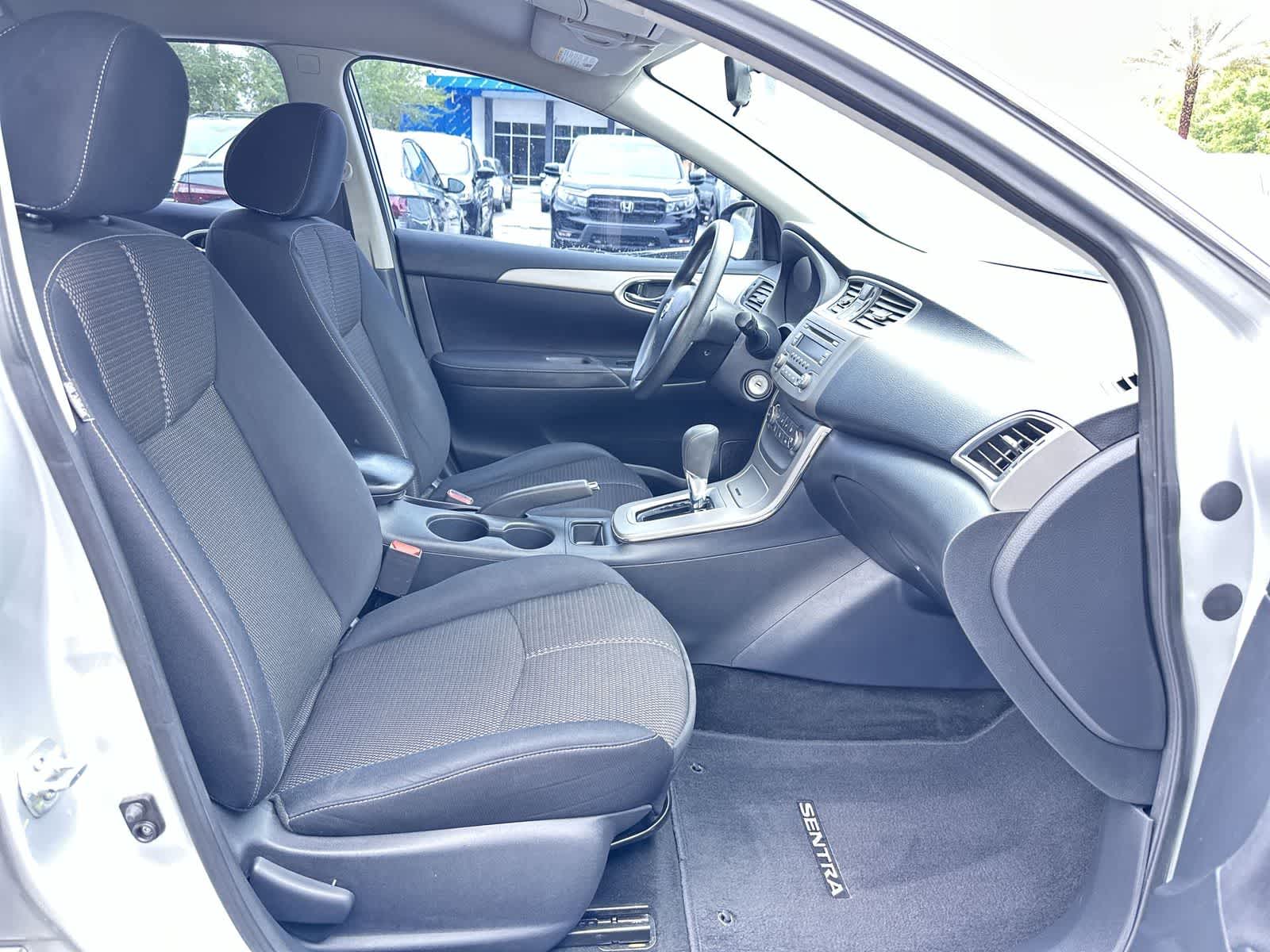 Thumbnail: 2014 Nissan Sentra - 17