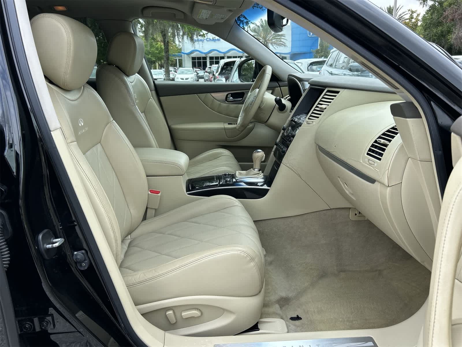 Thumbnail: 2010 INFINITI FX35 - 17