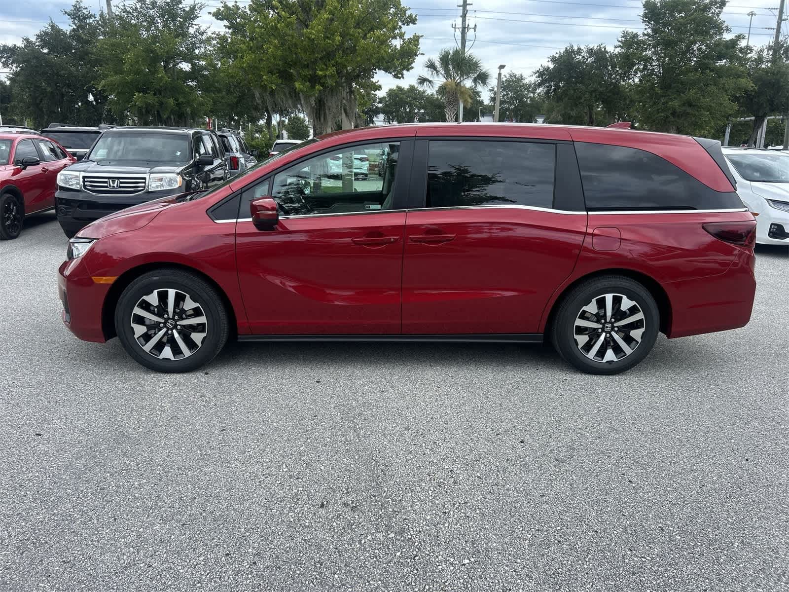 Thumbnail: 2025 Honda Odyssey - 3
