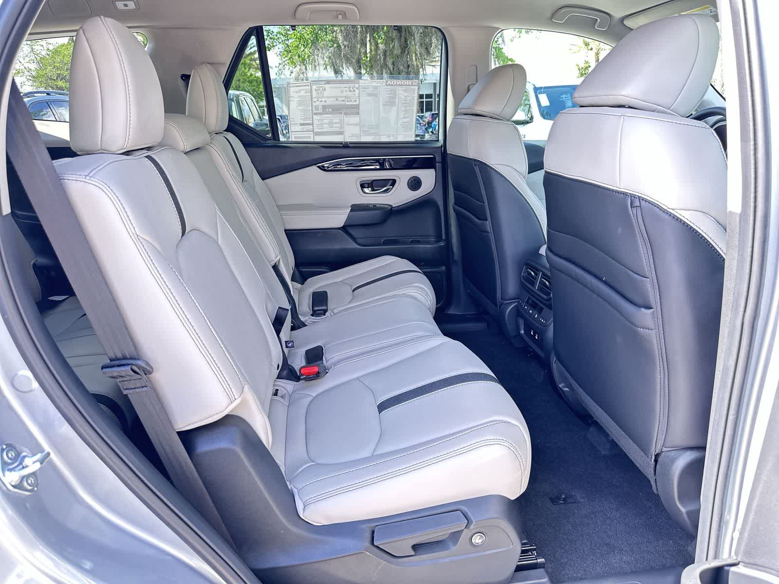Thumbnail: 2026 Honda Pilot - 16