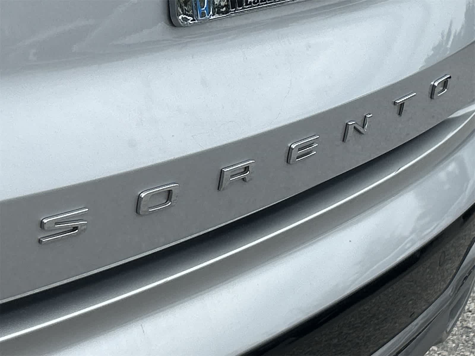 2021 Kia Sorento S 11