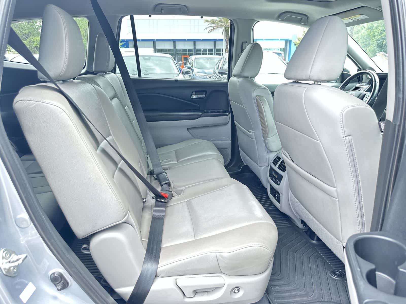 Thumbnail: 2019 Honda Pilot - 24