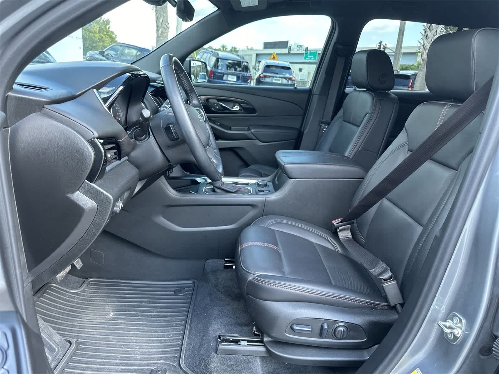 Thumbnail: 2023 Chevrolet Traverse - 13