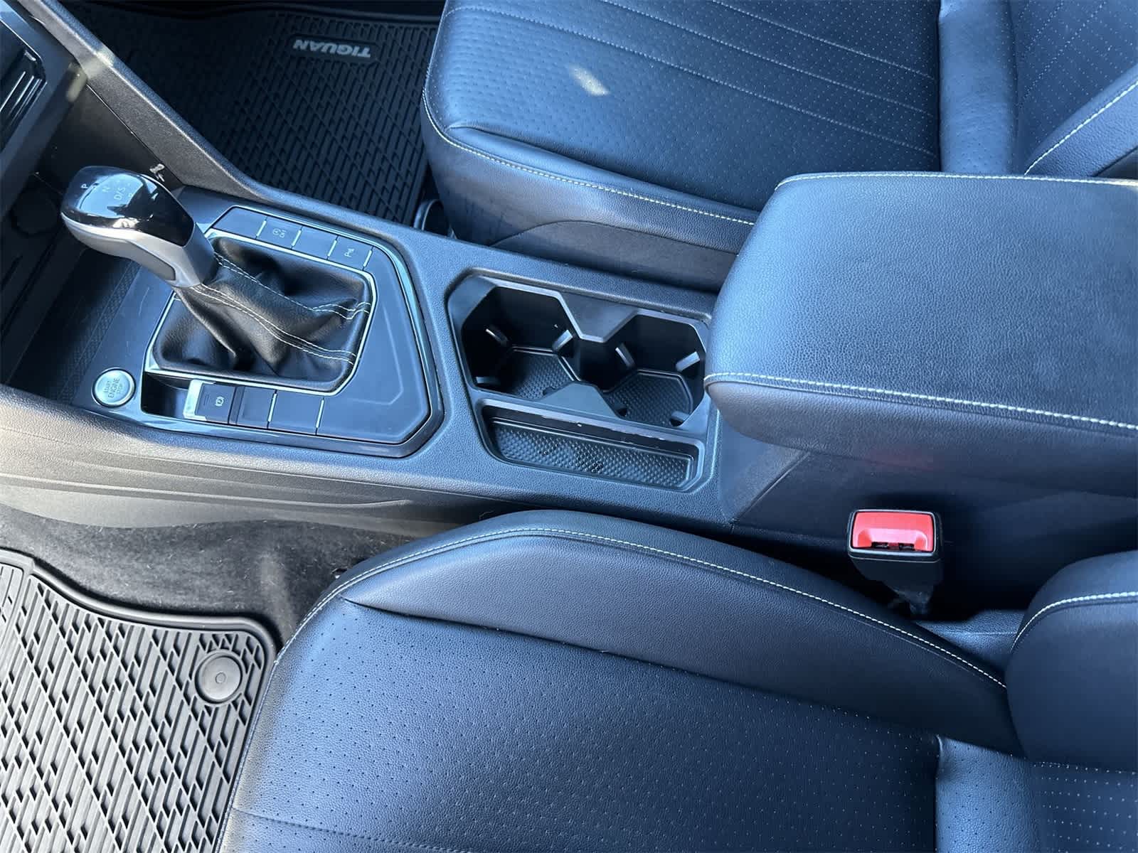 Thumbnail: 2022 Volkswagen Tiguan - 19