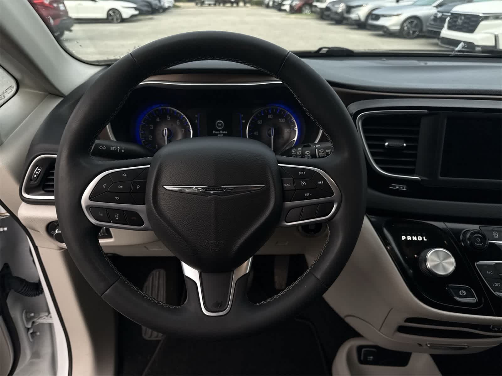 Thumbnail: 2022 Chrysler Voyager - 18