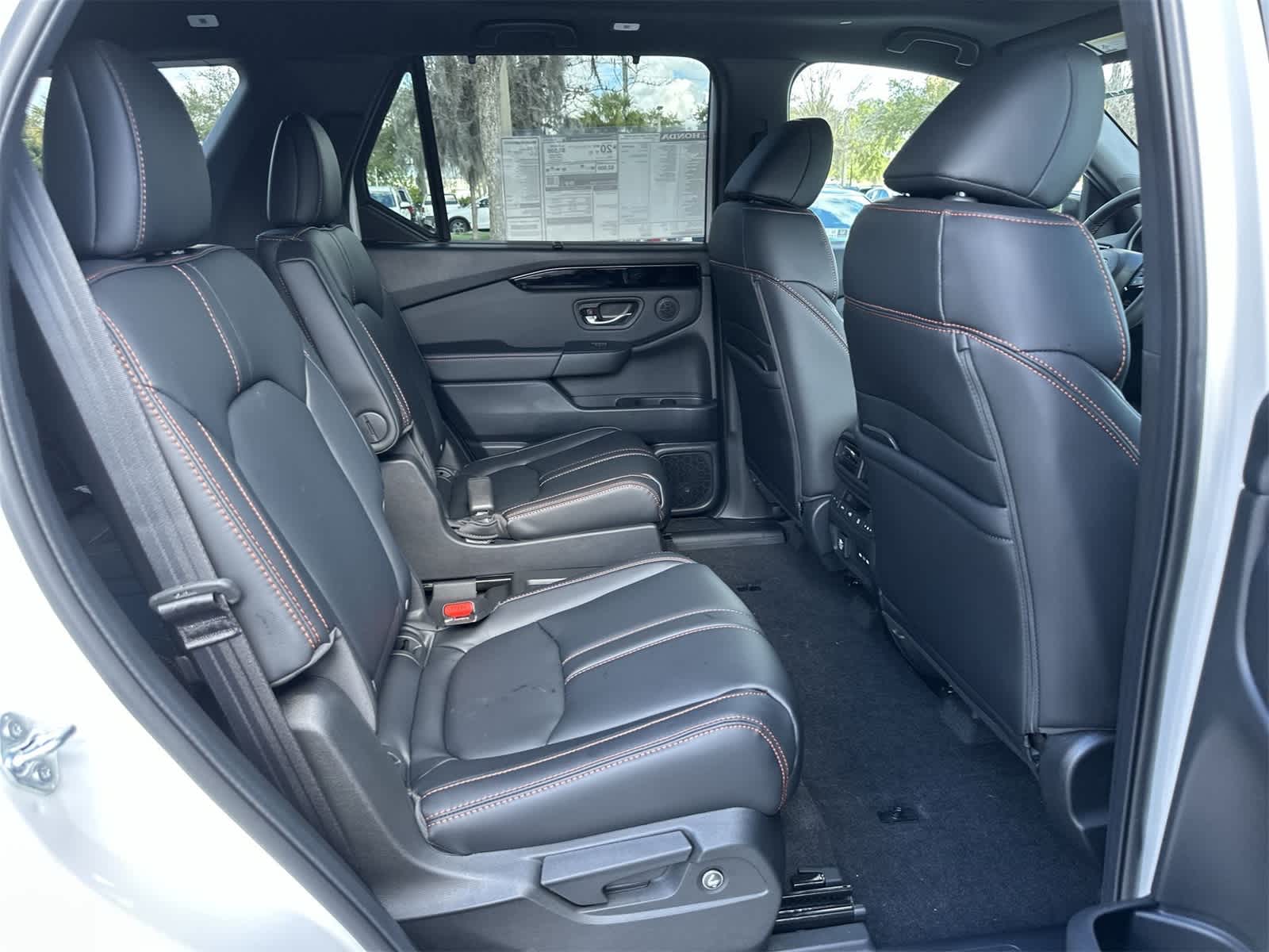 Thumbnail: 2025 Honda Pilot - 16