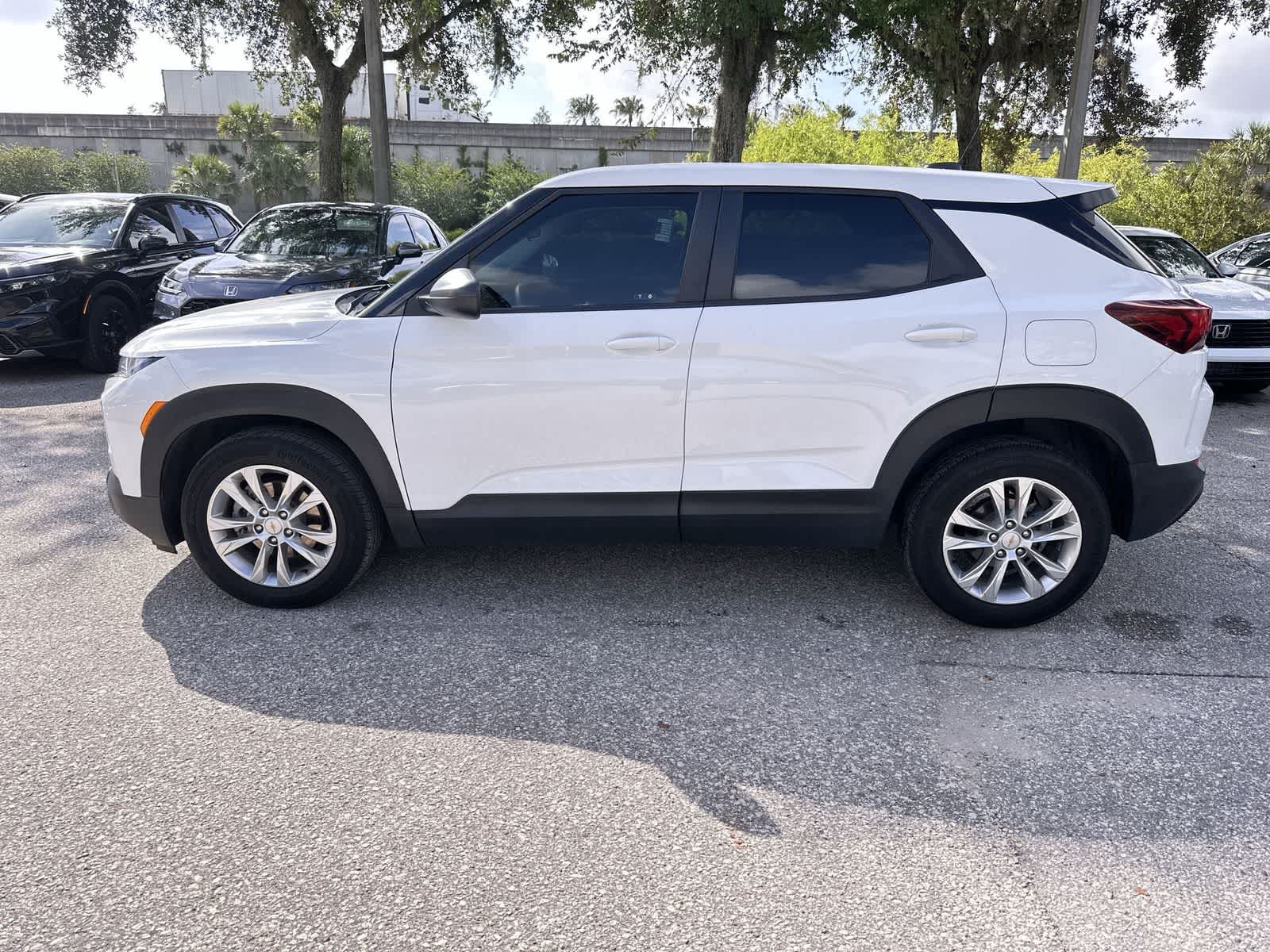 Thumbnail: 2021 Chevrolet TrailBlazer - 3