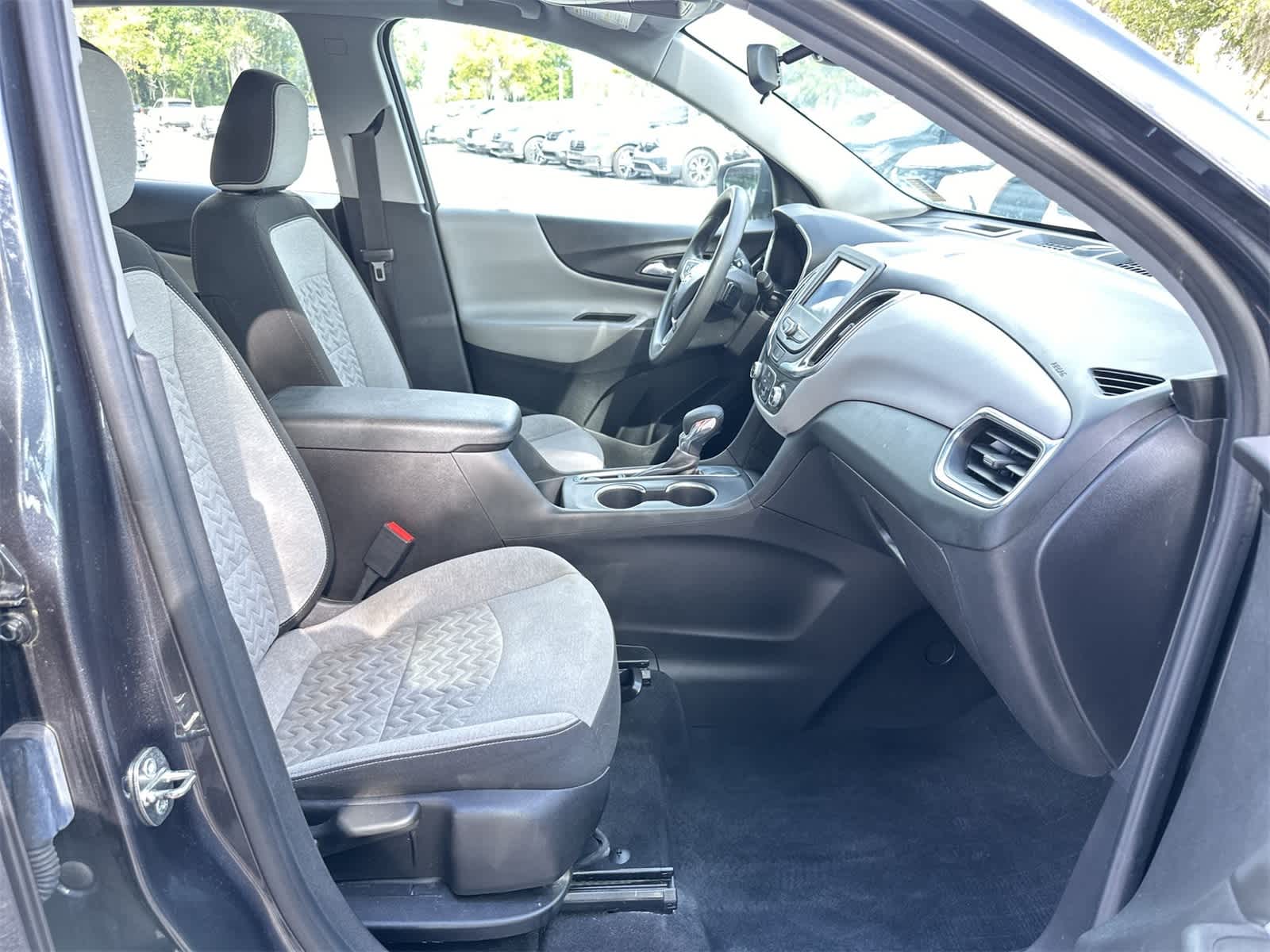 Thumbnail: 2022 Chevrolet Equinox - 18