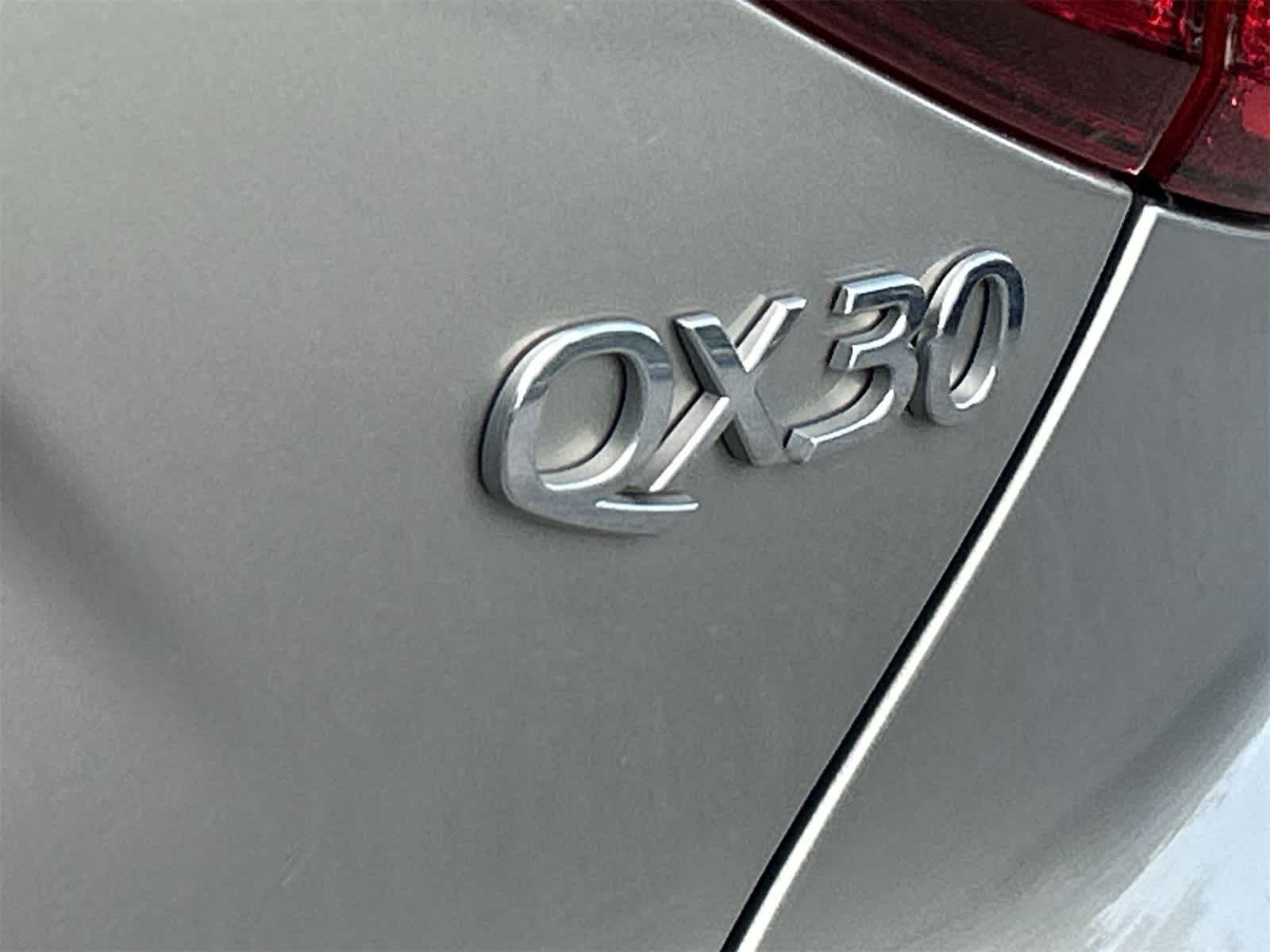 Thumbnail: 2019 INFINITI QX30 - 11