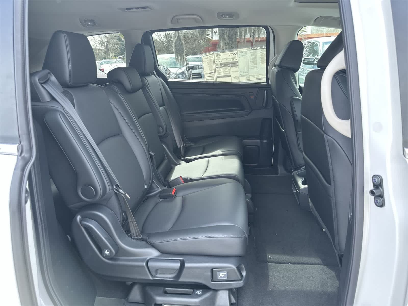 Thumbnail: 2026 Honda Odyssey - 16