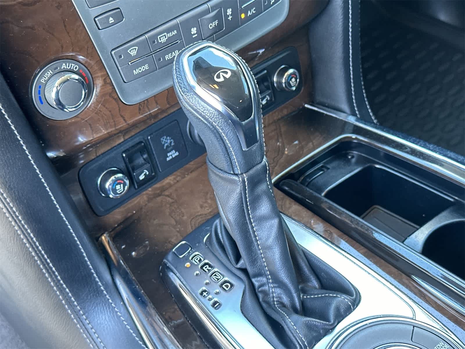 Thumbnail: 2018 INFINITI QX80 - 21