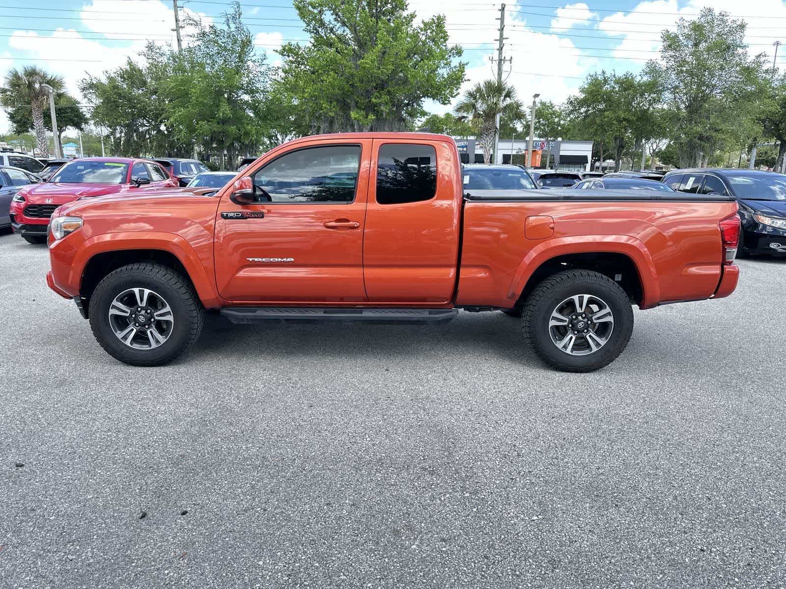 Thumbnail: 2016 Toyota Tacoma - 3
