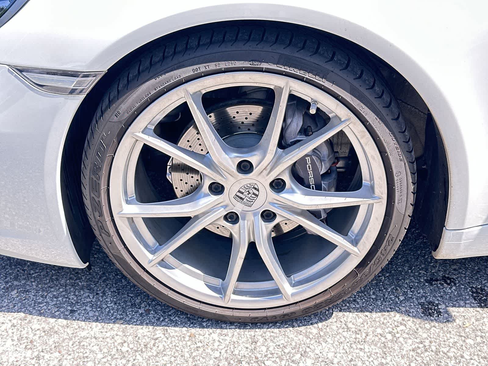 Thumbnail: 2017 Porsche 911 - 12