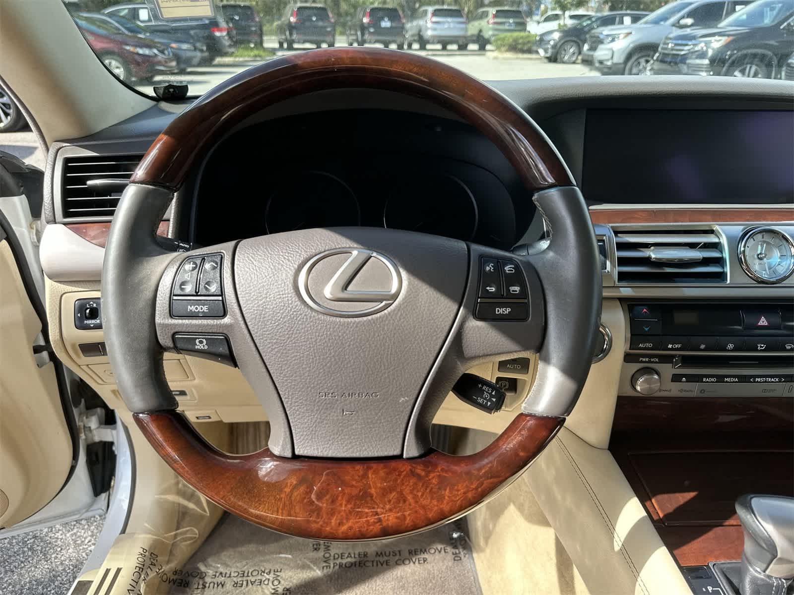 Thumbnail: 2016 Lexus LS - 18