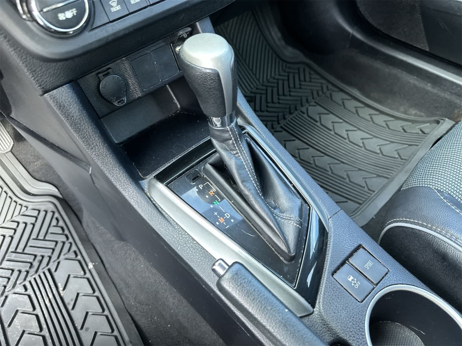 Thumbnail: 2015 Toyota Corolla - 20