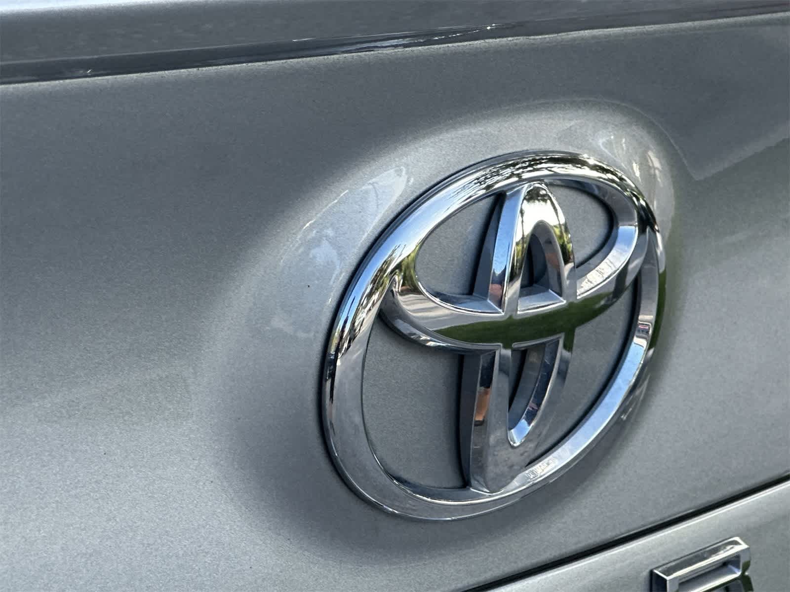 Thumbnail: 2023 Toyota Camry - 10