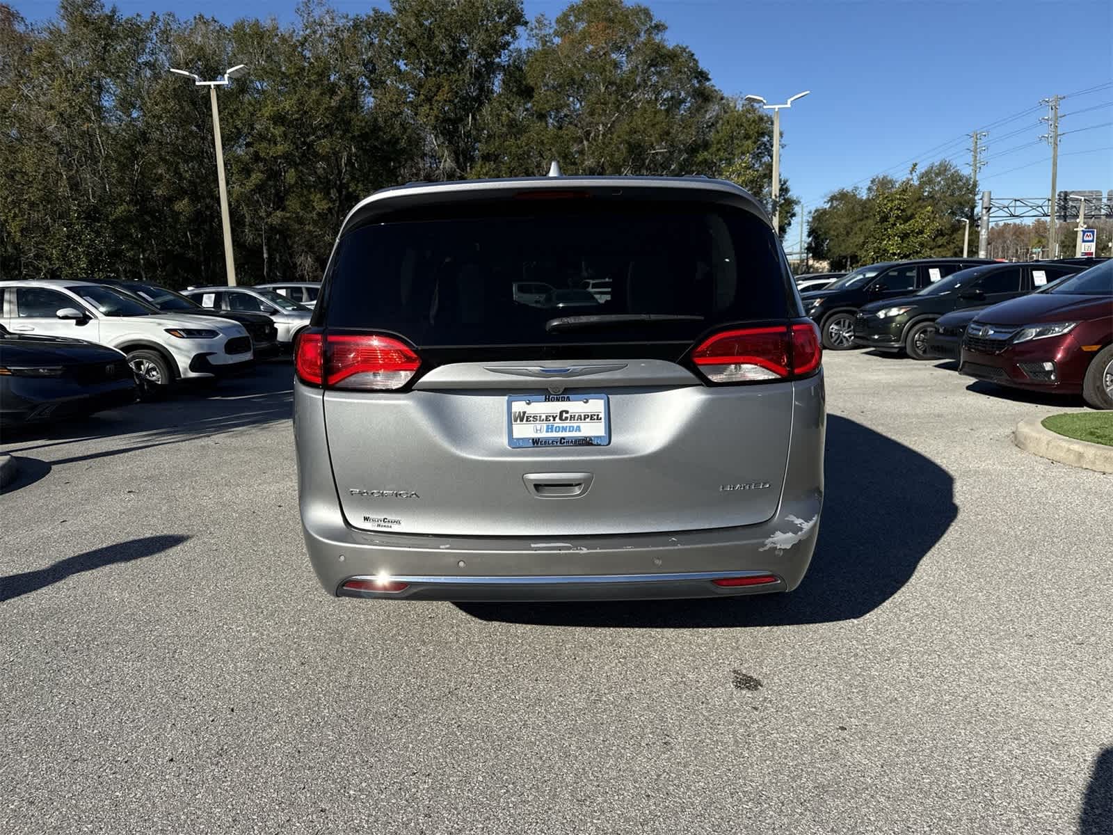 Thumbnail: 2018 Chrysler Pacifica - 5